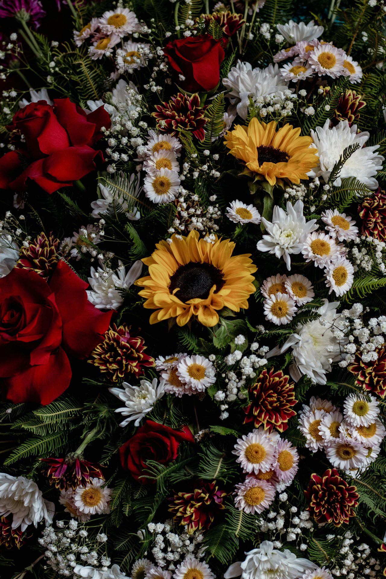 Bouquet funéraire tournesols et roses Lyon