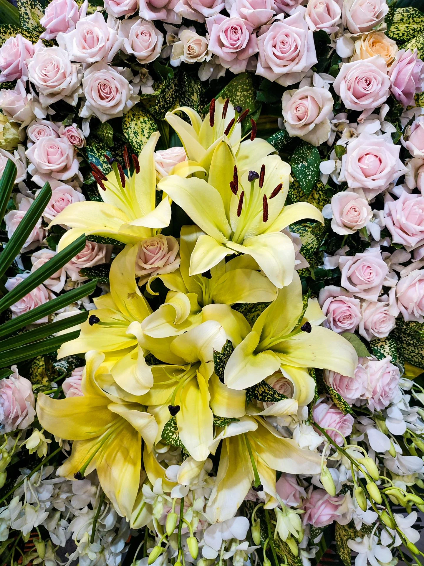 Hommage floral artisanal livré à Bron